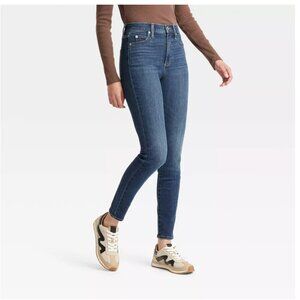 Universal Thread High Rise Skinny Distressed Hem Women's Jeans Size: 6